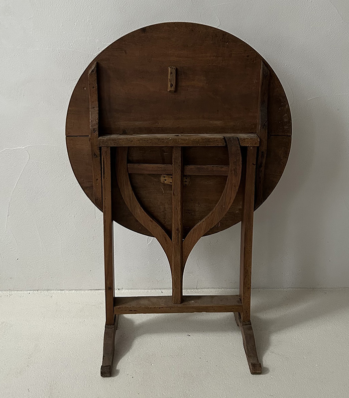 mesa vendimia arpa pequeña detalle