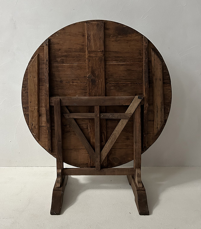 mesa vendimia castaño detalle