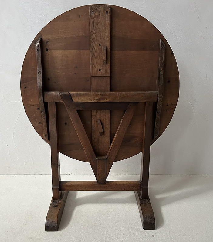 mesa vendimia nogal detalle 2
