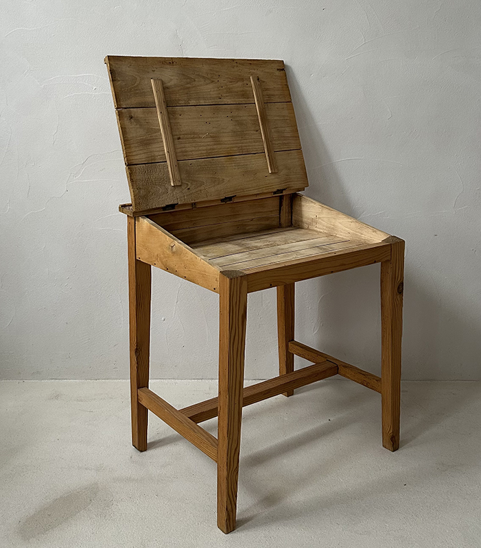 MESA ESCRITORIO PINO DETALLE