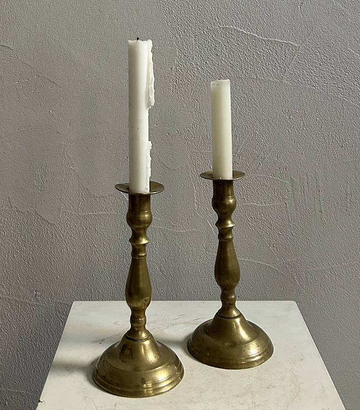 candelabros laton antiguos