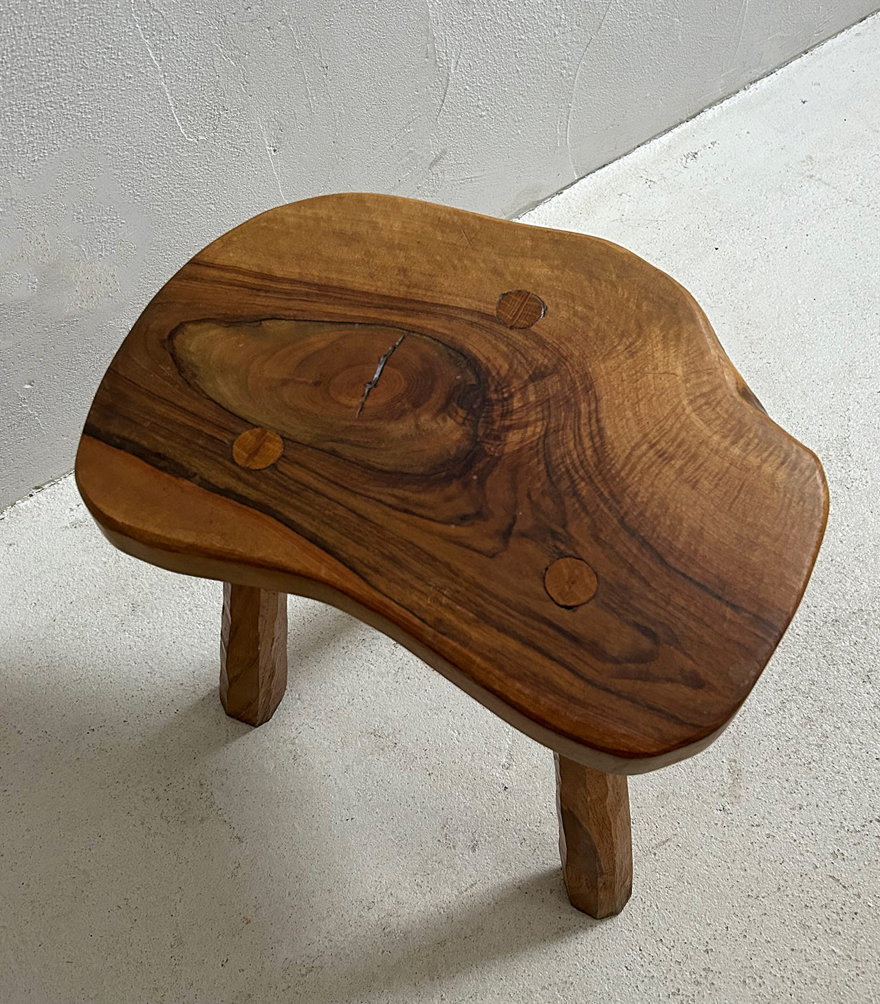 taburete olivo detalle