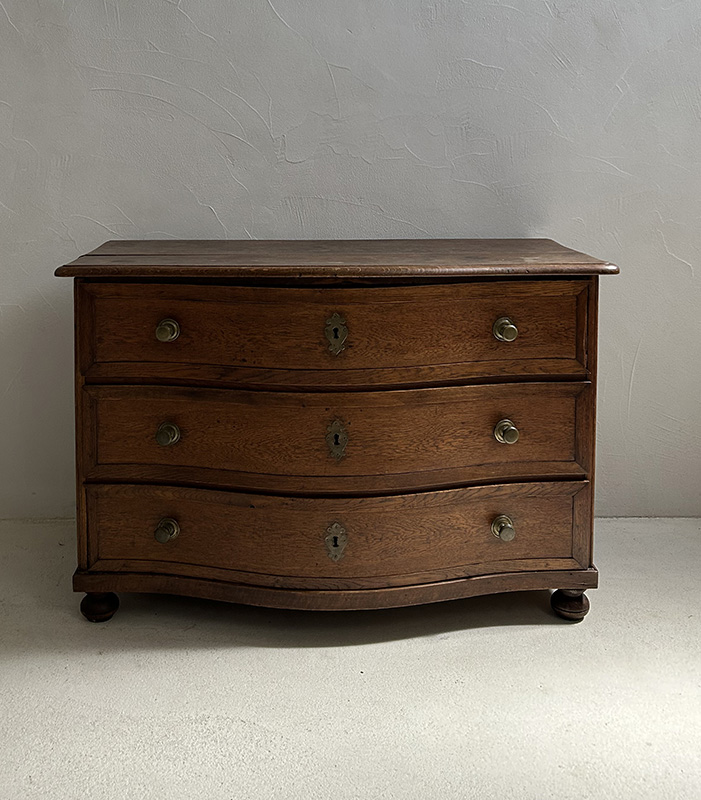 comoda serpentine detalle